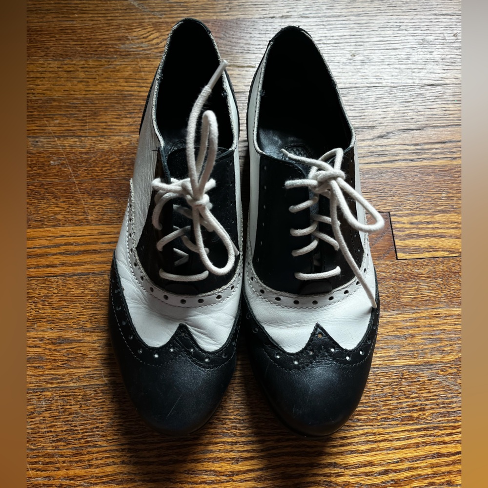 Born Leather Lace Up Black Ivory Saddle Shoes Oxford Women’s Size 7.5